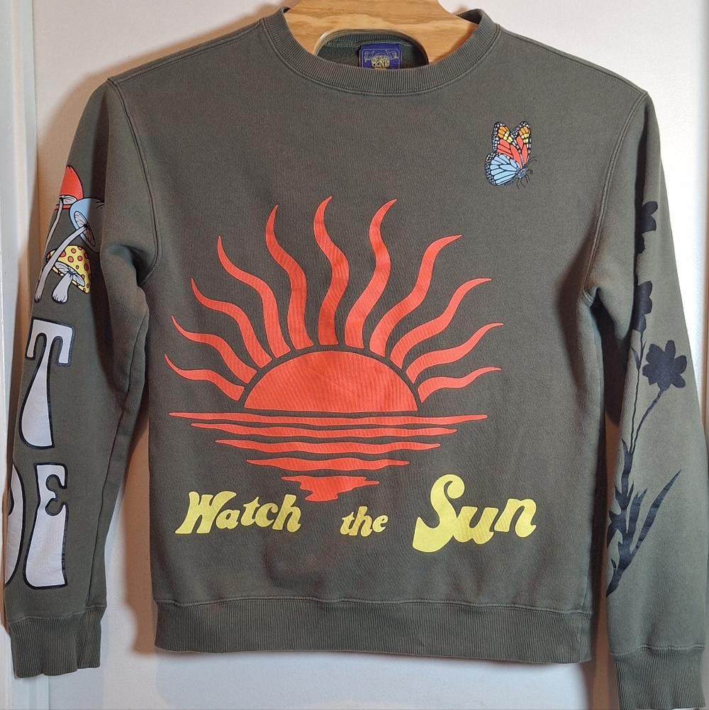 Coney Island Picnic Hatch The Sun Sweatshirt Mens Small Colorful Fun Vibrant